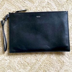 Tumi black leather wristlet